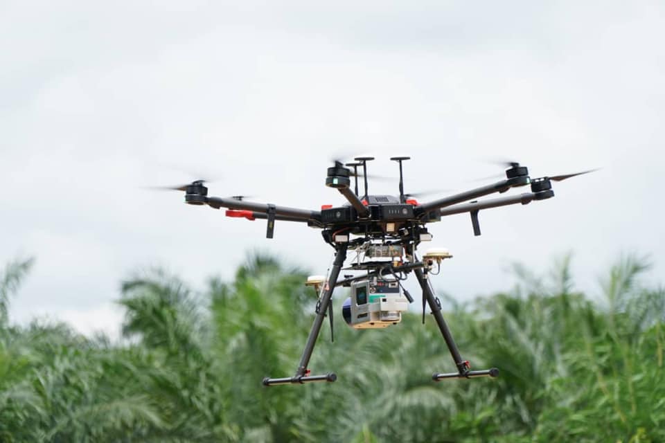 KEJURUTERAAN DAN TEKNOLOGI PERTANIAN PENGENDALIAN DRON BAGI AGRICULTURE DRONE PILOT